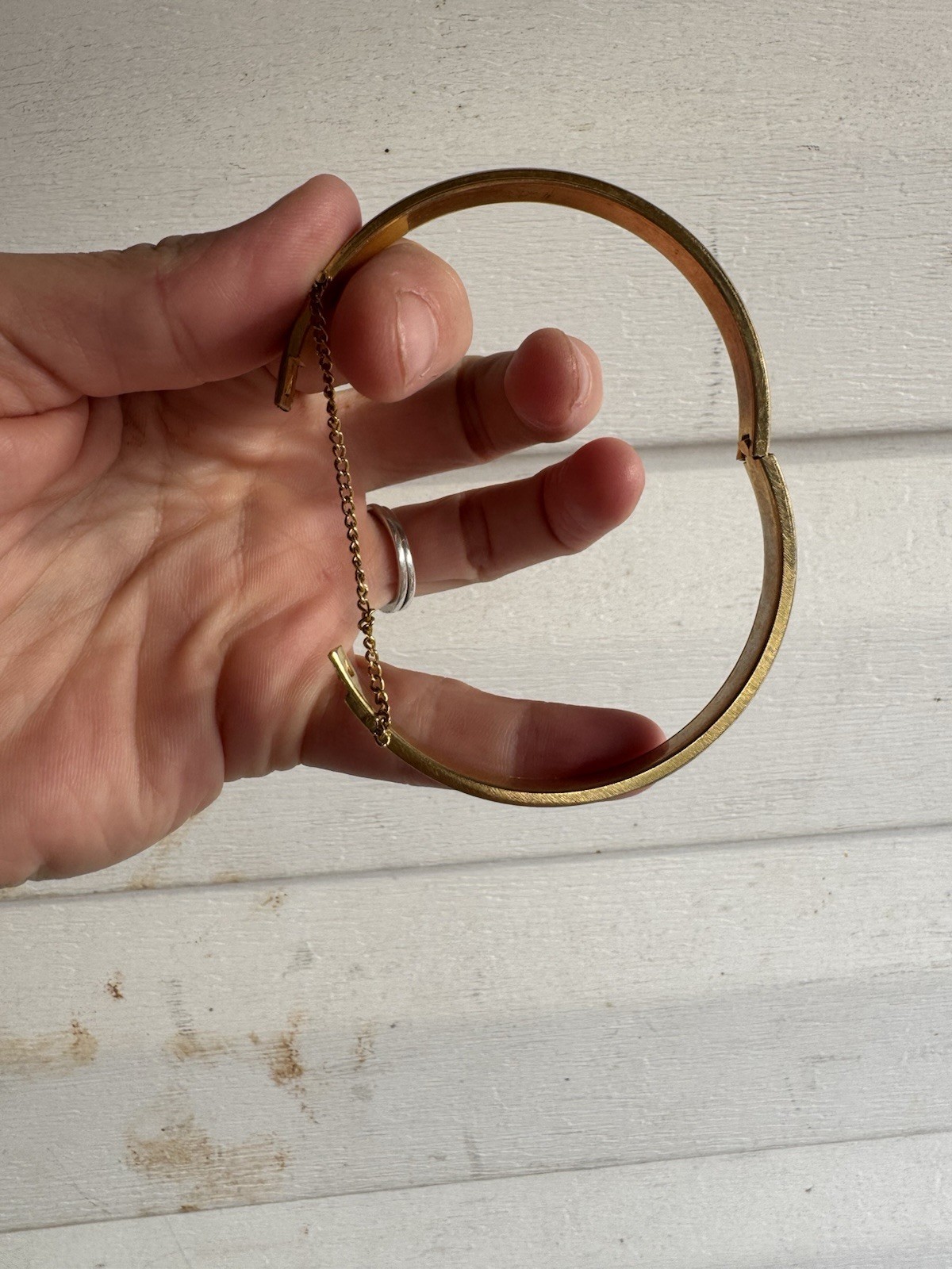 Vintage gold tone Dark Grey enamel etched hinged Chain bangle bracelet Hong Kong