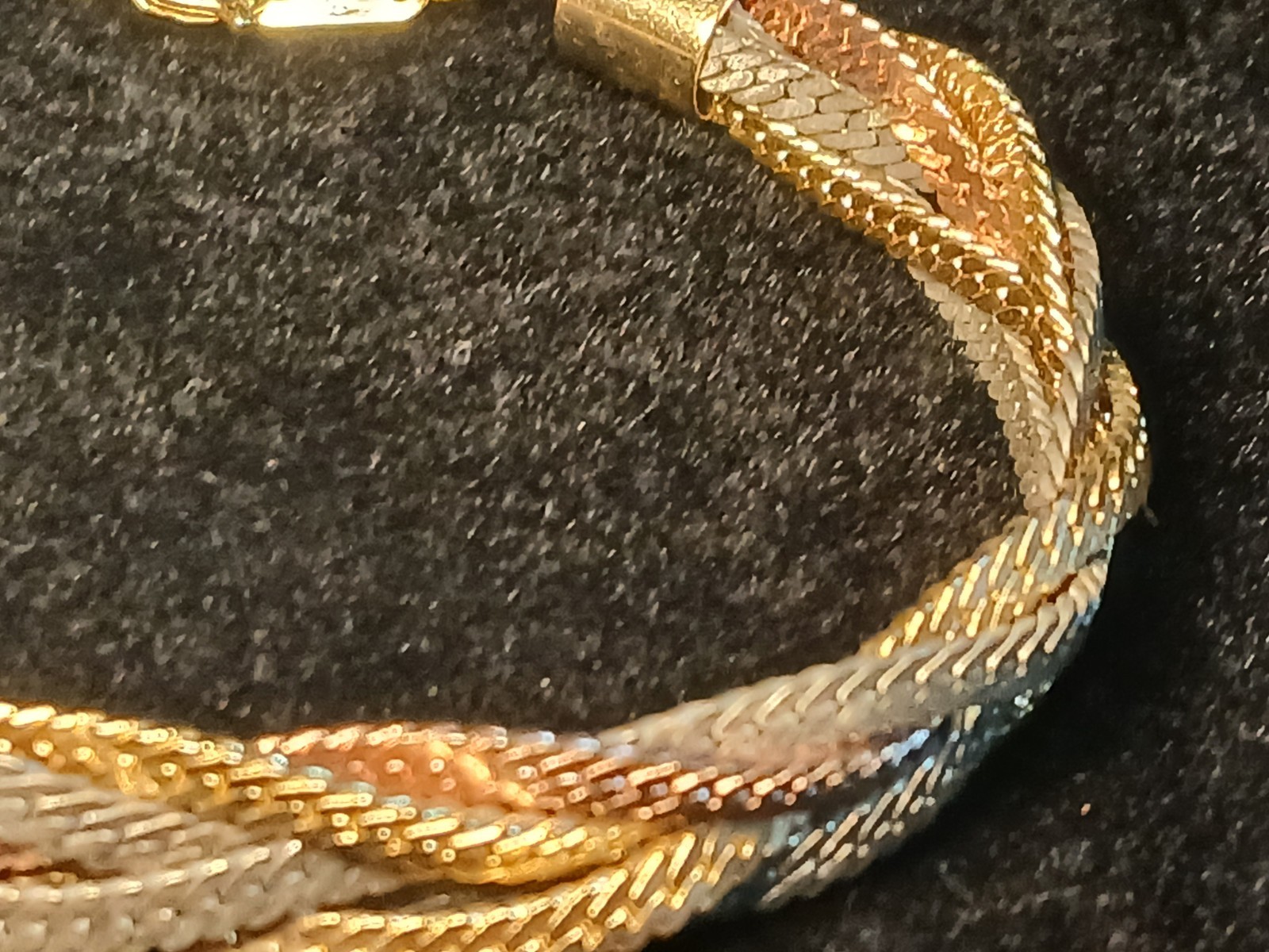 Stunning Verybeautiful 7.5” GOLD TONE BRAIDED BRACELET Herringbone