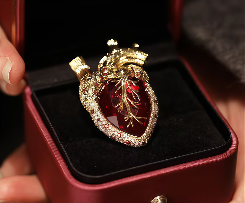 Red Heart Crystal Zircon Brooch, High quality Custom Brooch 2.9cmx4.2 cm