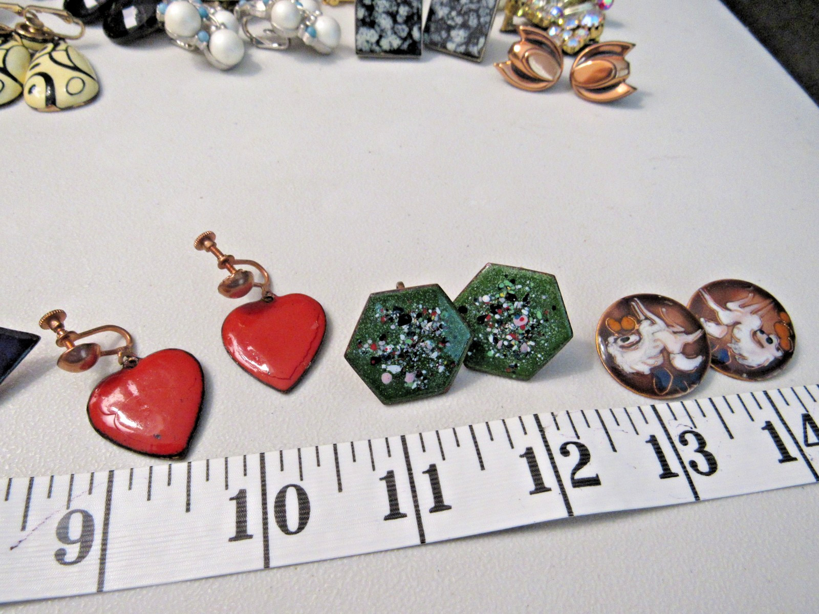 LOT OF 33 VINTAGE EARRINGS CLIP SCREWBACK ENAMEL RHINESTONE EISENBERG SARAH COV