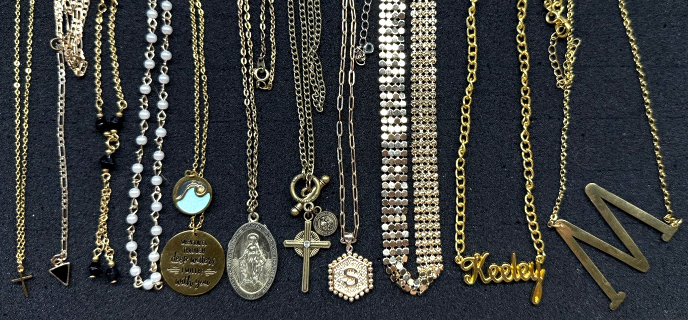 100 pcs Vintage Now Gold Tone Pendants Chains Necklaces Lot Signed & Unsigned