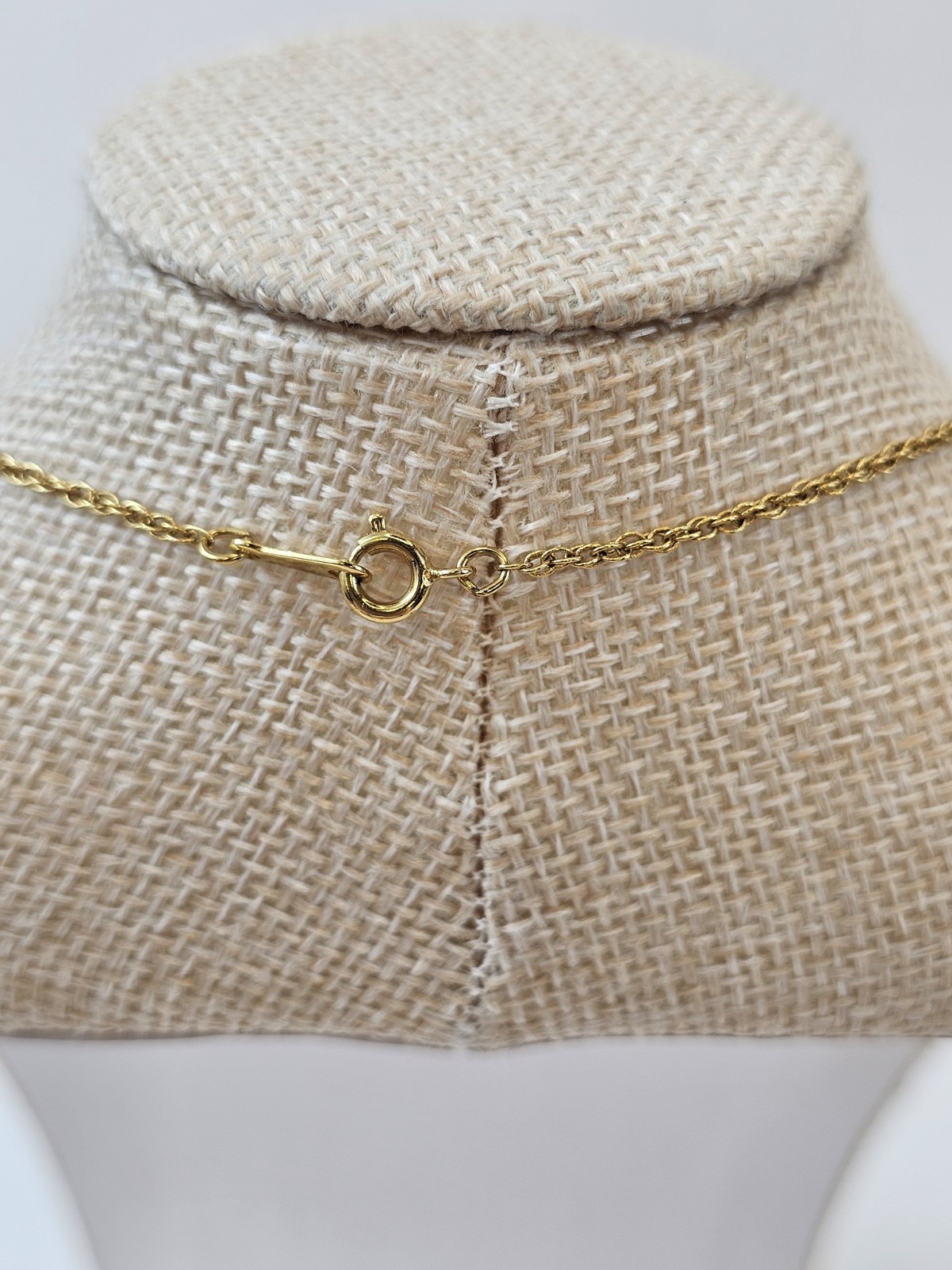 Vintage AVON 1990s Gold Tone Precious Orchid Pendant Chain Necklace