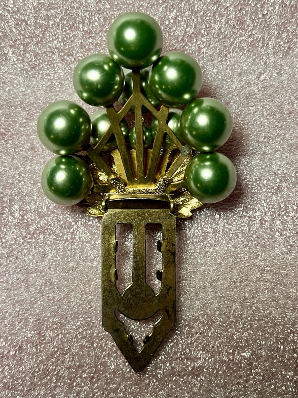Vintage 1930 Art Deco Coat/Dress Brooch/pin Faux Green Pearls/grapes.