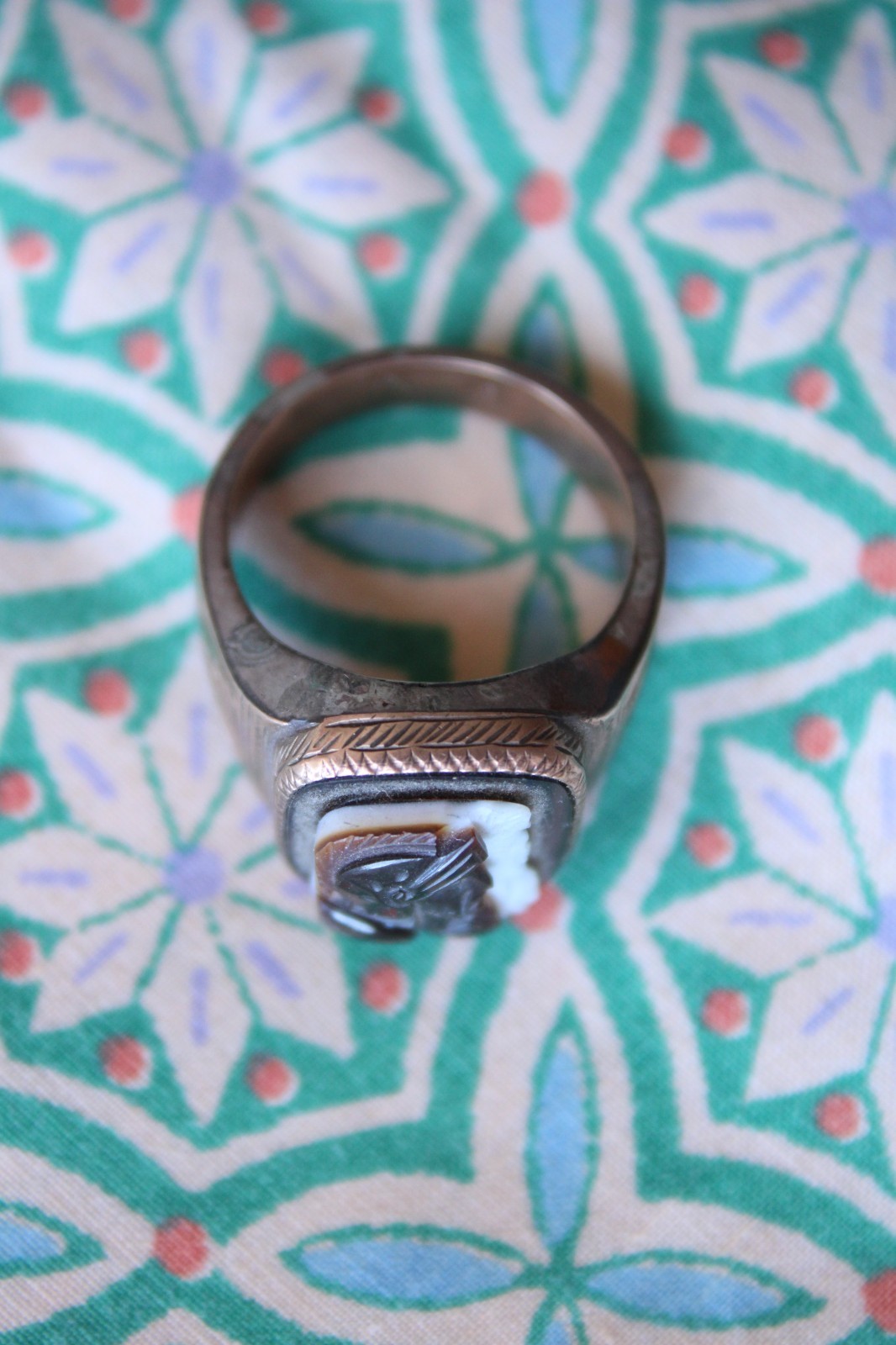Edwardian MAN’S 12K CARVED SARDONYX CAMEO CENTURION RING
