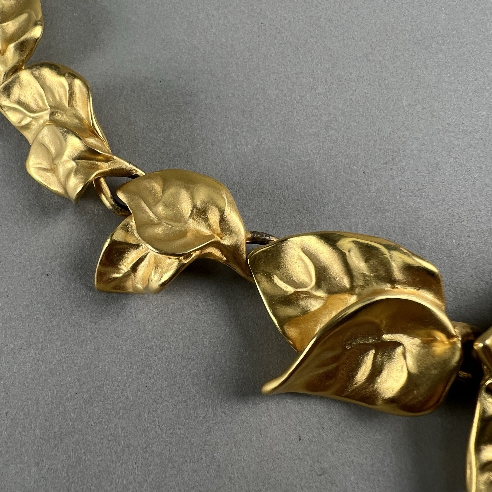 Vintage Givenchy Necklace Rose Leaves Gold Tone q3z