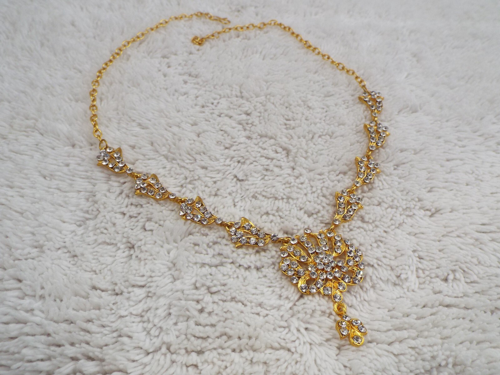 Goldtone Rhinestone Scoop Pendant Necklace (A17)