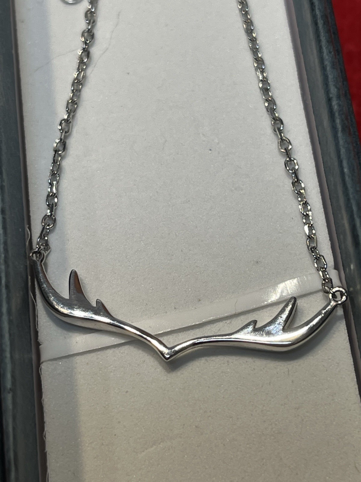 Vintage Sterling Silver .925 Shiny Antler Necklace 1 3/8″ Long & 18″ L Chain