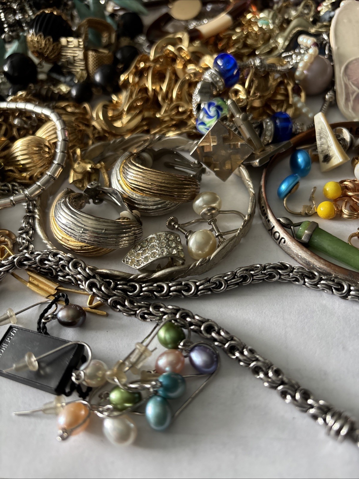 Lot Of Vintage Jewelry 50 ++ Pieces. Reseller Lot Some Signed. Not Tested.