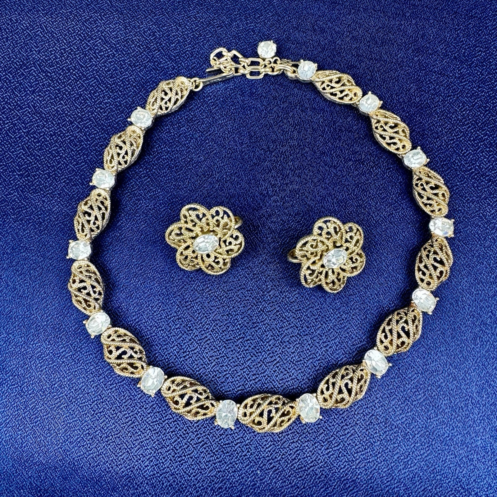 Vintage Crown TRIFARI Gold Tone Necklace & Clip-On Earrings Set ~ Excellent!