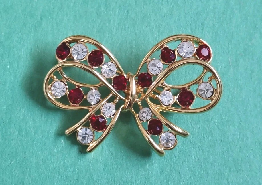 Vintage RED & CLEAR Stones BOW Brooch in Gold Tone