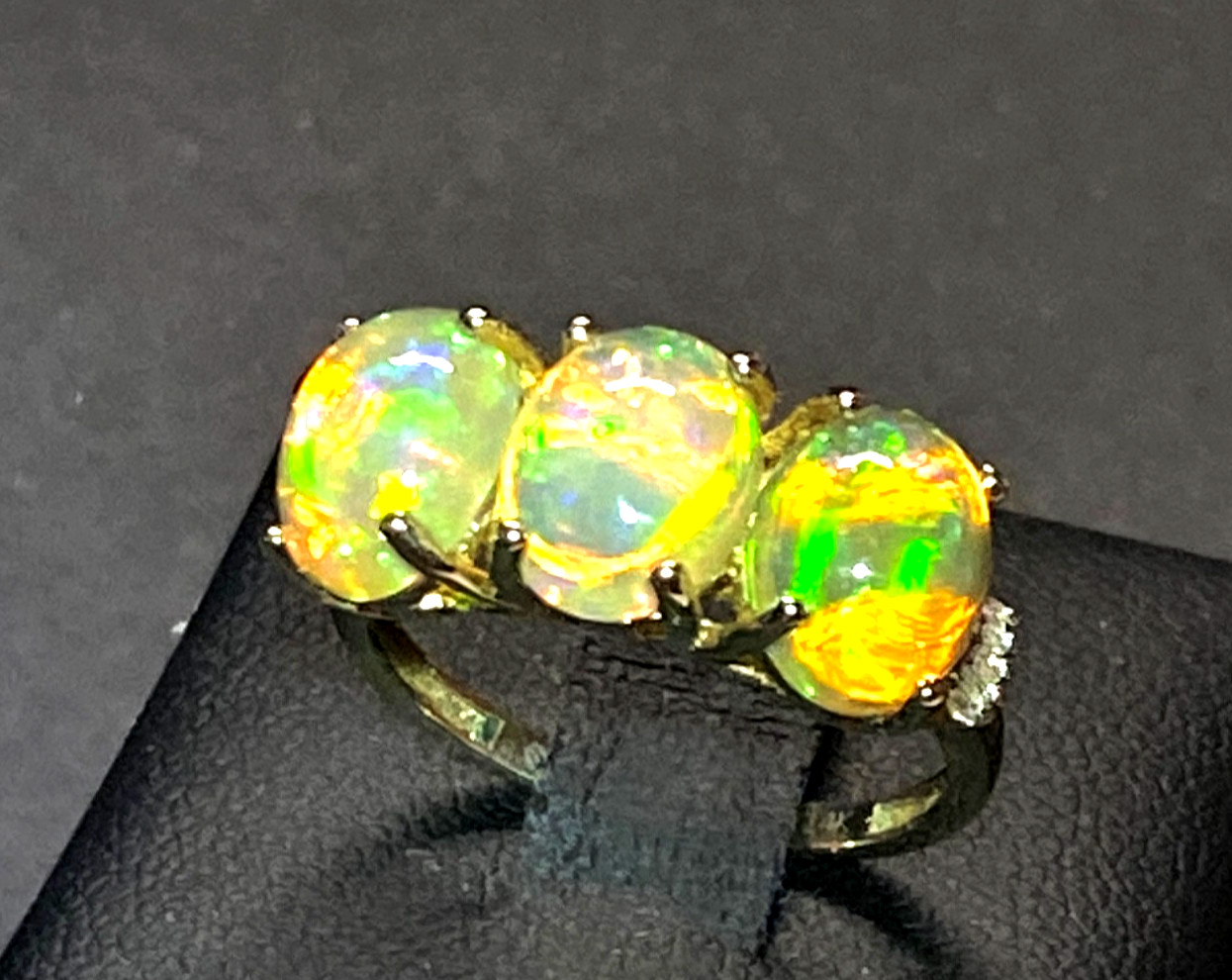 Dazzling 14kt Yellow Gold Ethiopian Opal and Diamond Ring Size 7 1/4 7.25