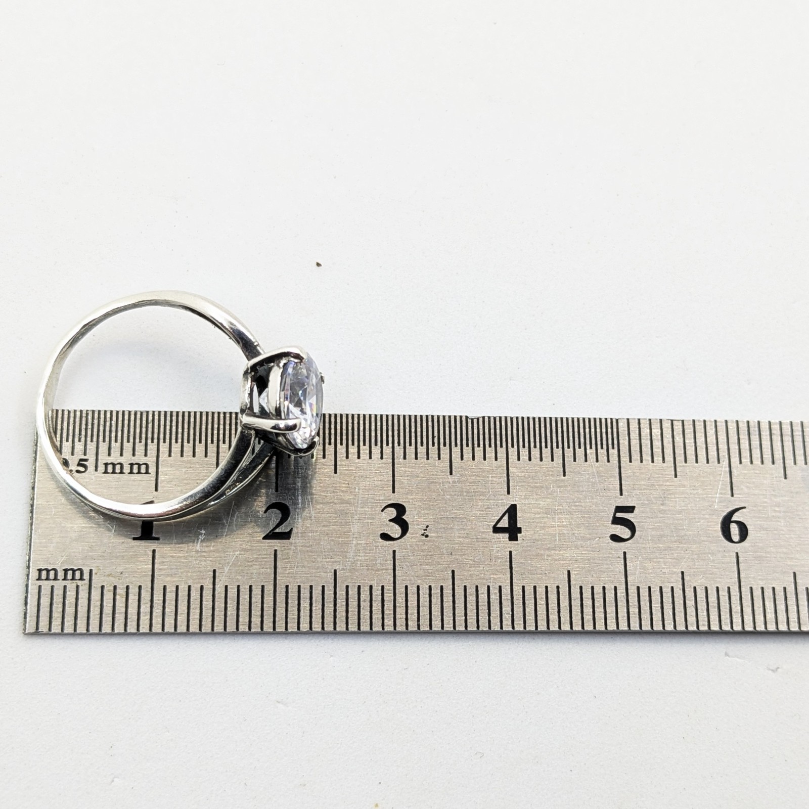 Vintage Elegant RING Silver 925 with Bright Stone-size: 7.5US(17.5mm) Ukraine#16