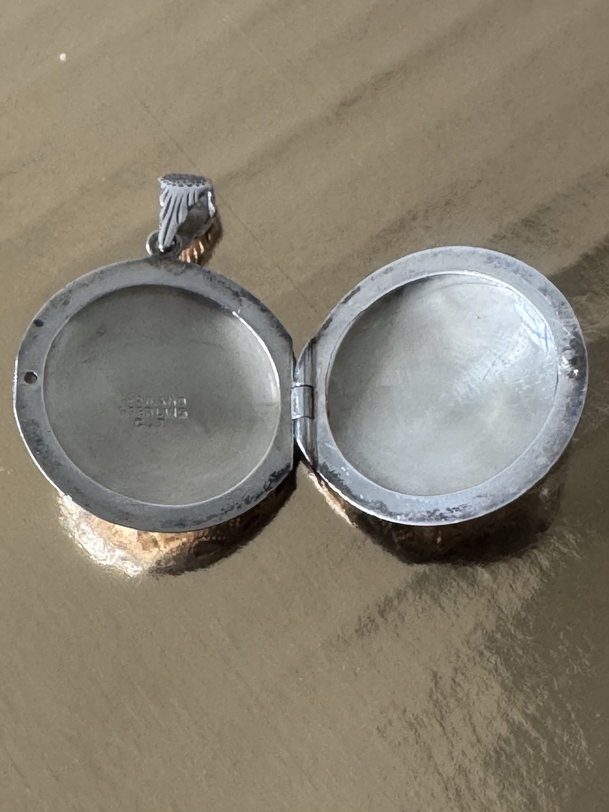 Antique Thailand .925 Sterling Silver Engraved Floral Photo Locket Pendant
