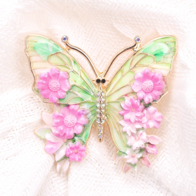 Playful Style Colorful Butterfly Brooch: Ornamental Clothing Pin, Ideal Gift