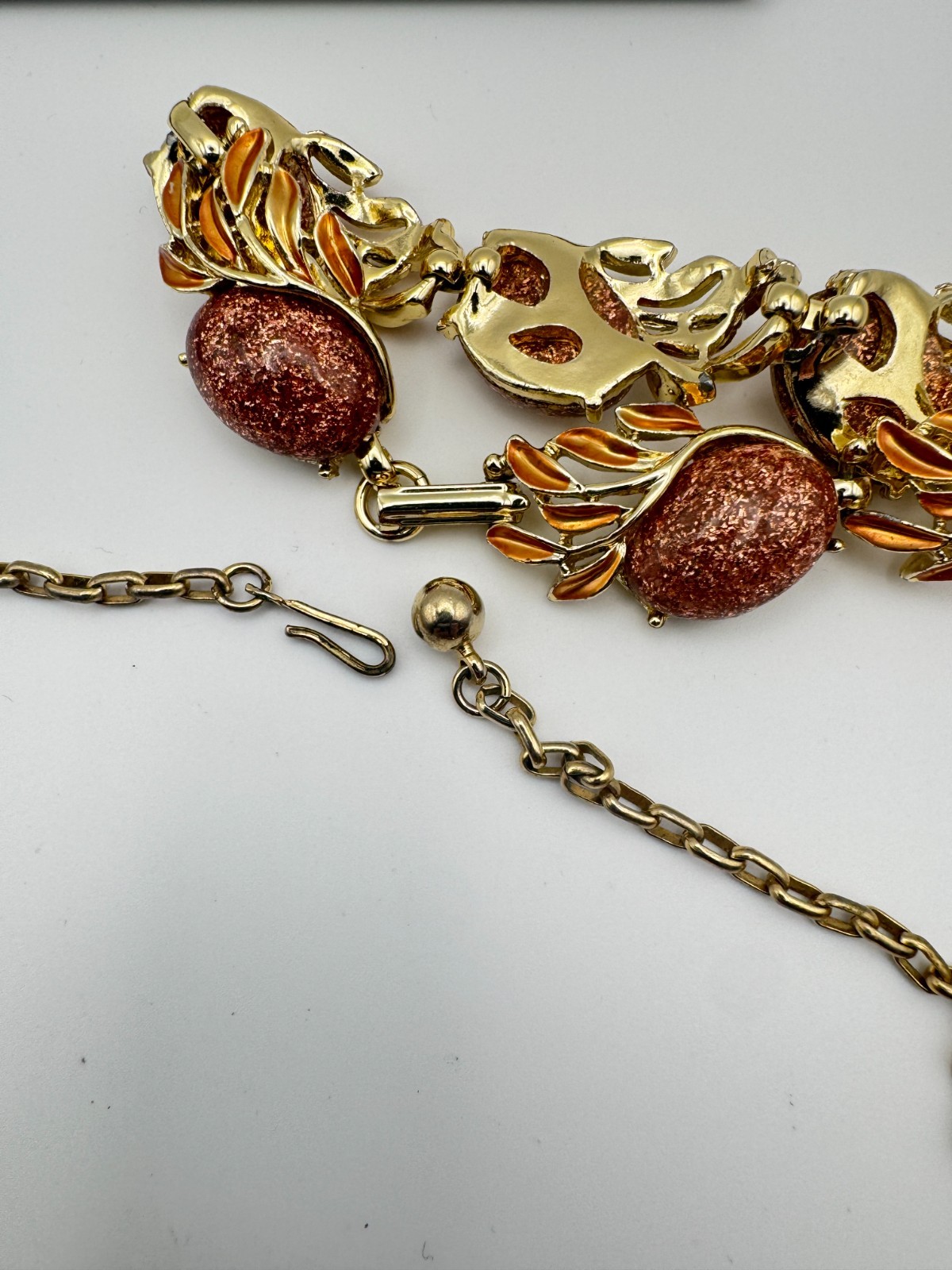 Vtg Speckled Necklace Bracelet Set Gold Tone Faux Goldstone & Enamel Panel 17″