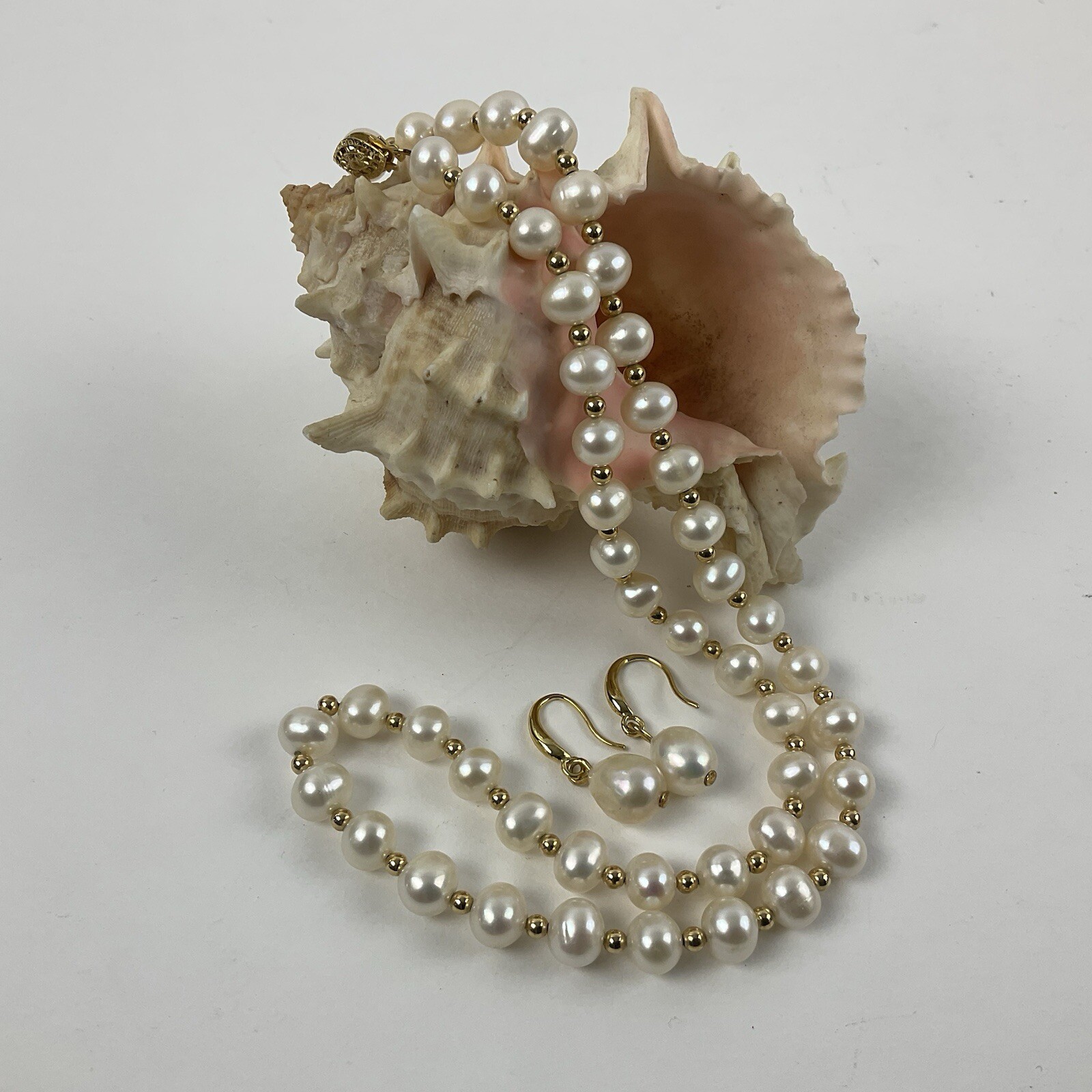 Vintage White Pearl & Gold Filled Beads Necklace Near Round 18″ Gift Earrings
