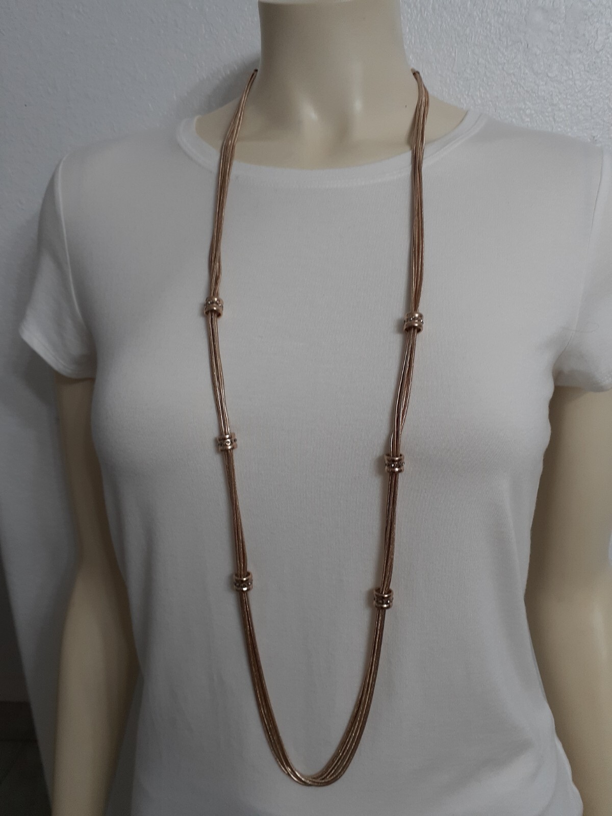 CHICO’S women necklace gold tone 24 inch long NWOT excellent condition