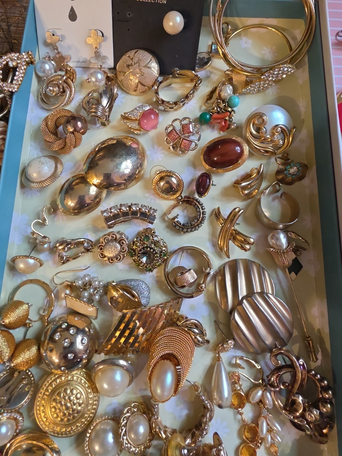 Vintage Gold Tone Earrings Lot Single Pairs Wear Junk Craft