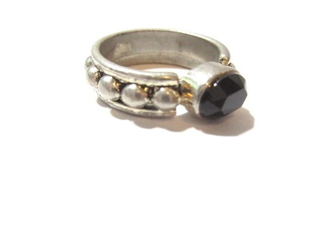 Ring Silver Tone Black Glass and Vintage Metal Bumpy Style Band Vintage Size 7