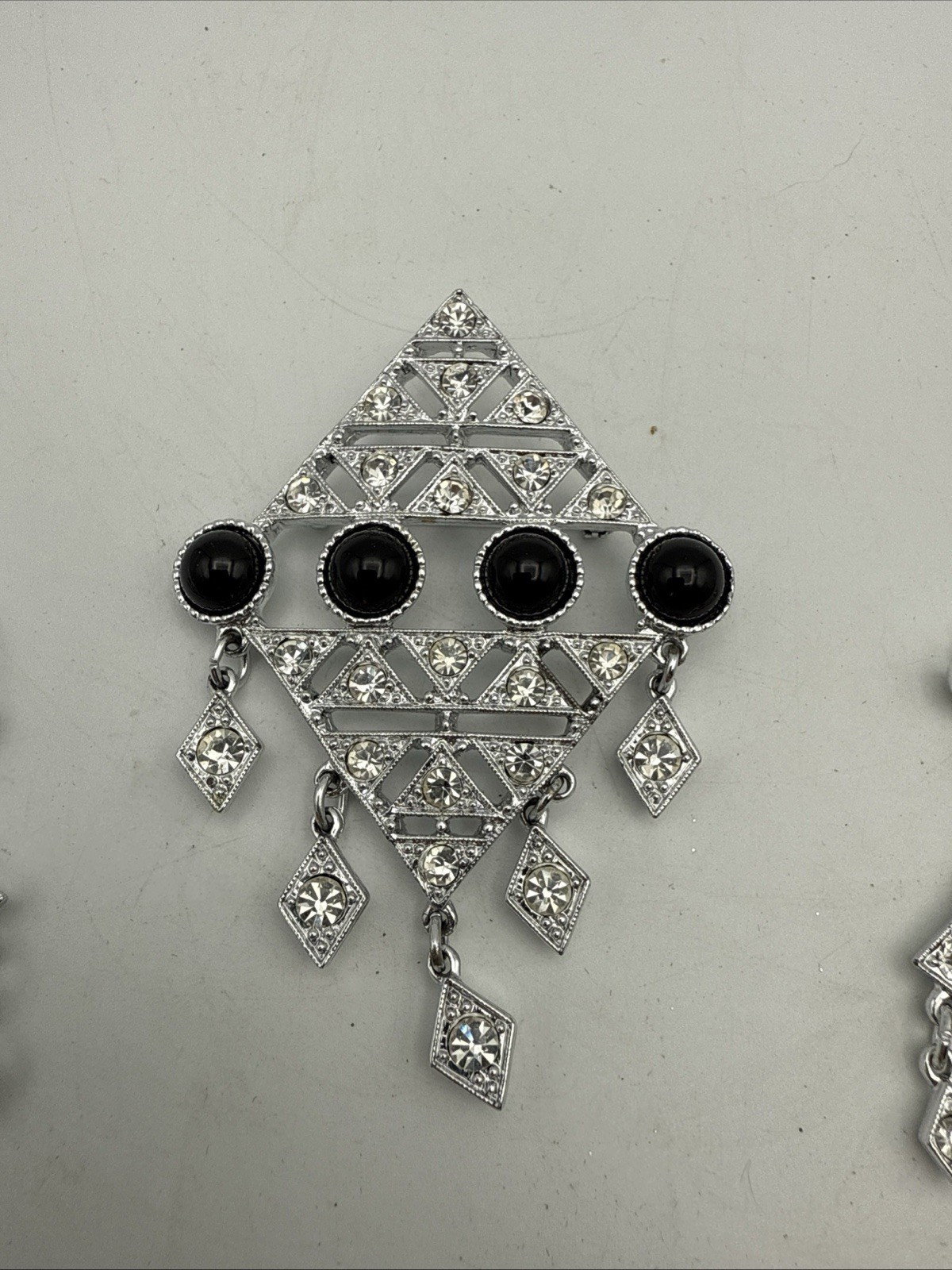 1973 SARAH COVENTRY Operetta Rhinestone Silver-Tone Diamond Brooch & Earrings
