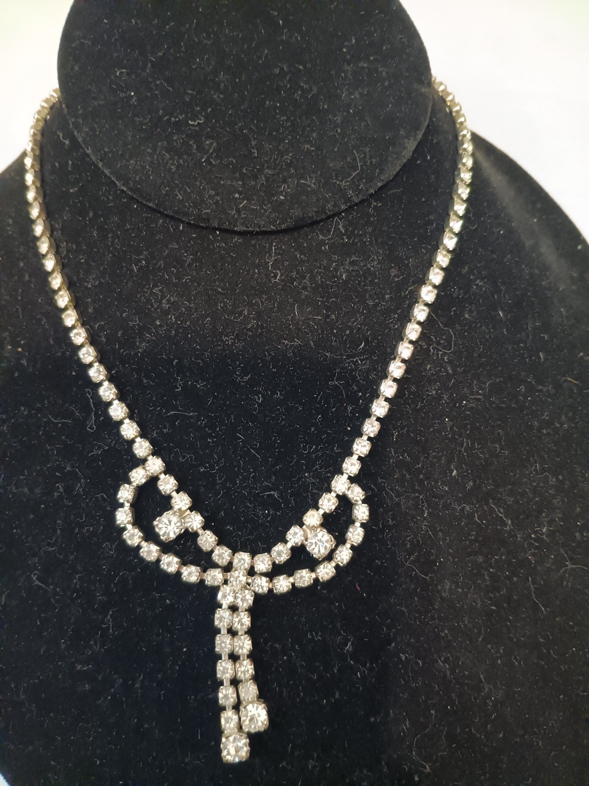 vintage 1950’s silver tone rhinestone dangle bow Tie necklace