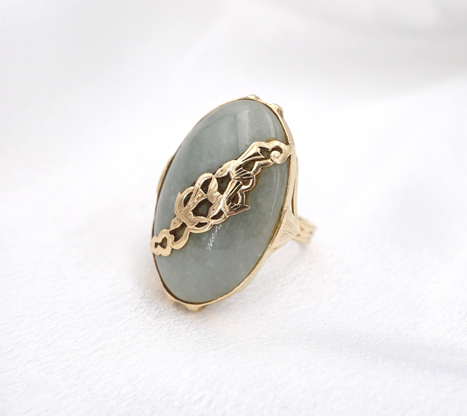 Vintage Ming’s Jade Statement Ring Birds 14k Yellow Gold Size 6 Natural RG5349