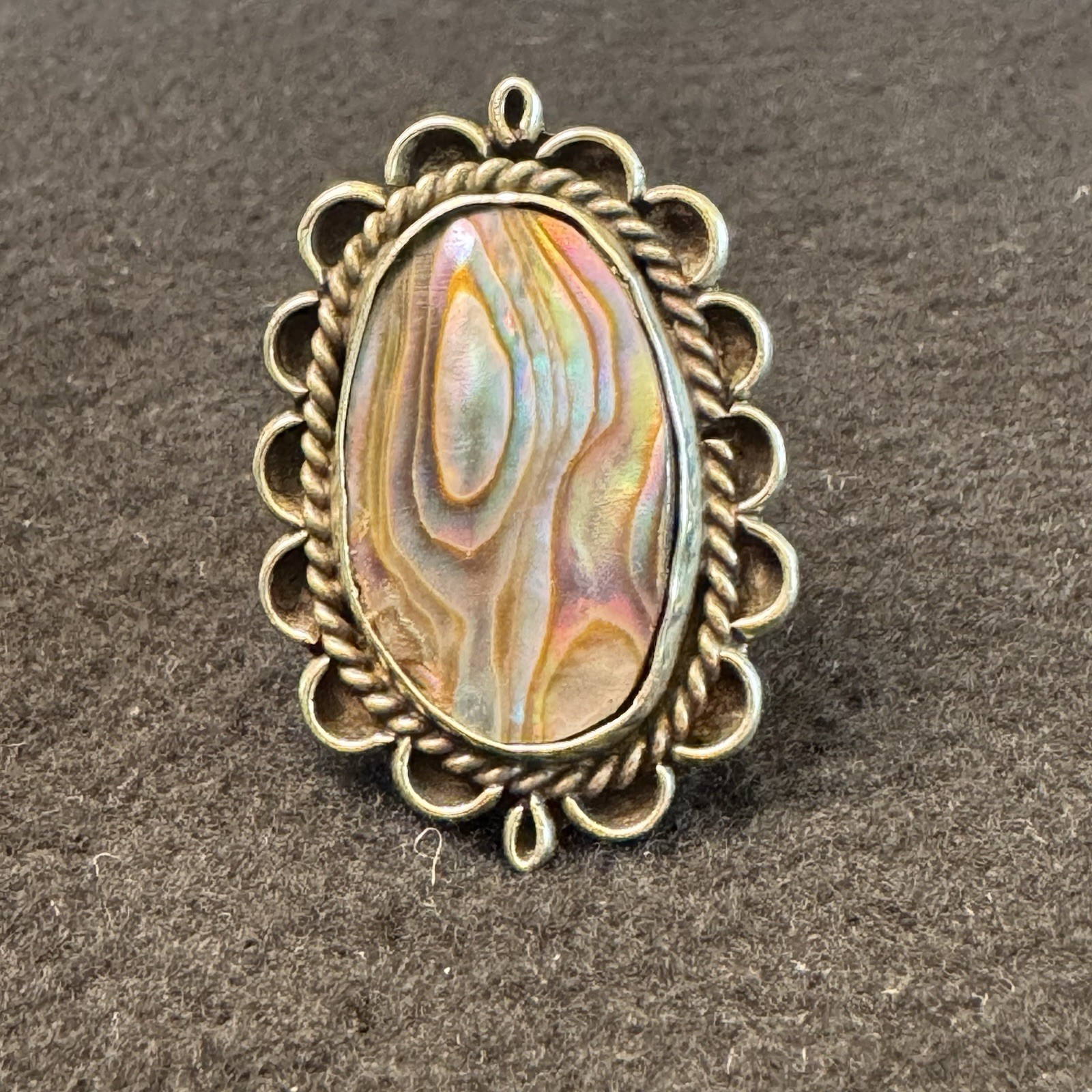 Stunning Vintage Estate Silver Abalone Oval Statement Ring Scalloped Size 7.75