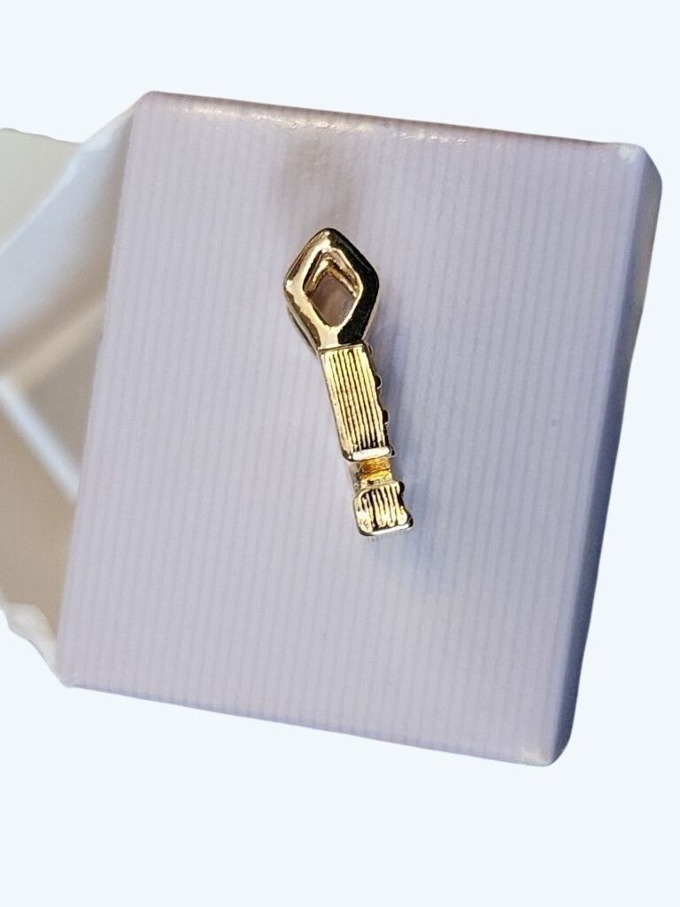 Avon Vtg 1990 Gold-Tone Add an Initial Charm With Rhinestones Unused In Box
