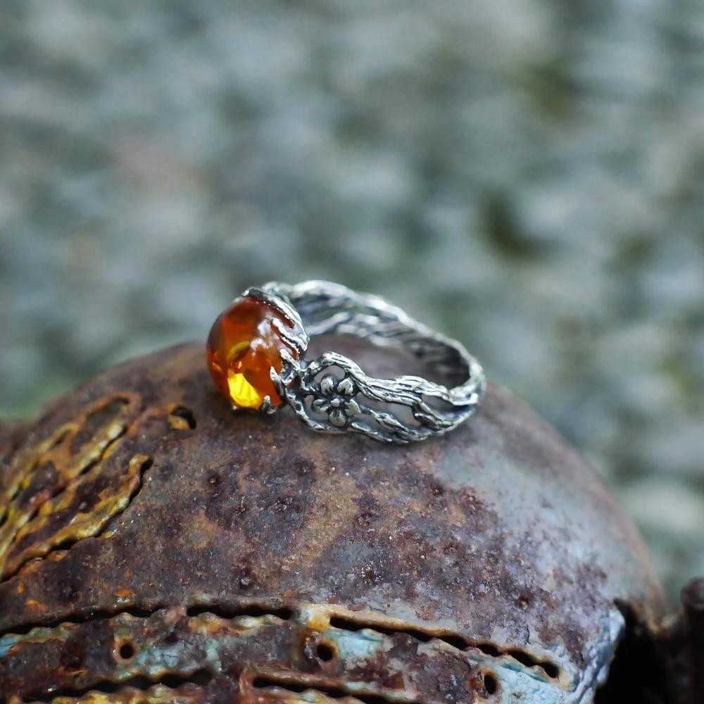 Retro Amber Stone Flower Branch Ring for Women | Vintage Fashion Party Jewelry