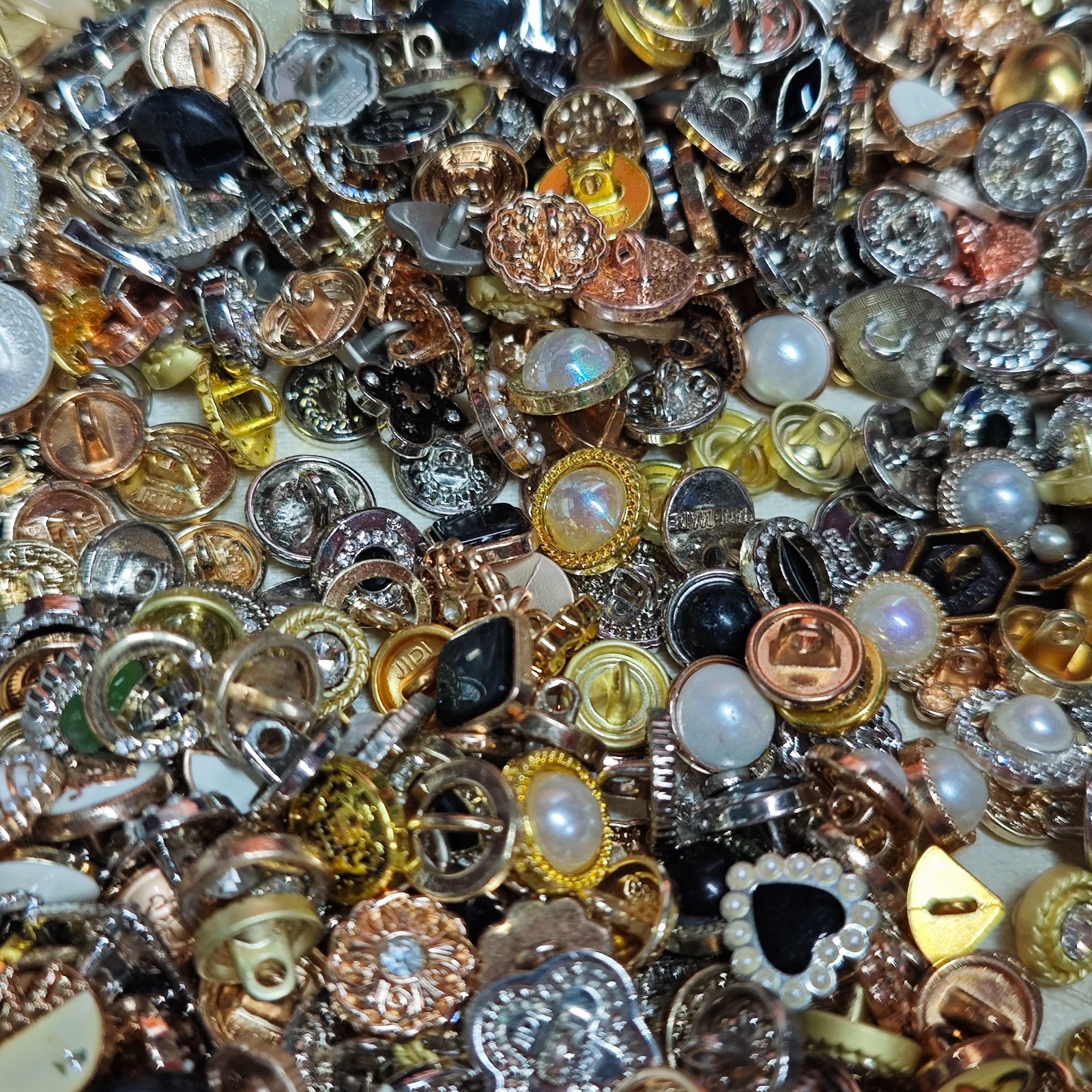 100pcs Vintage Retro Iron Metal Buttons Mixed 1-2cm Sewing Collection Crafts