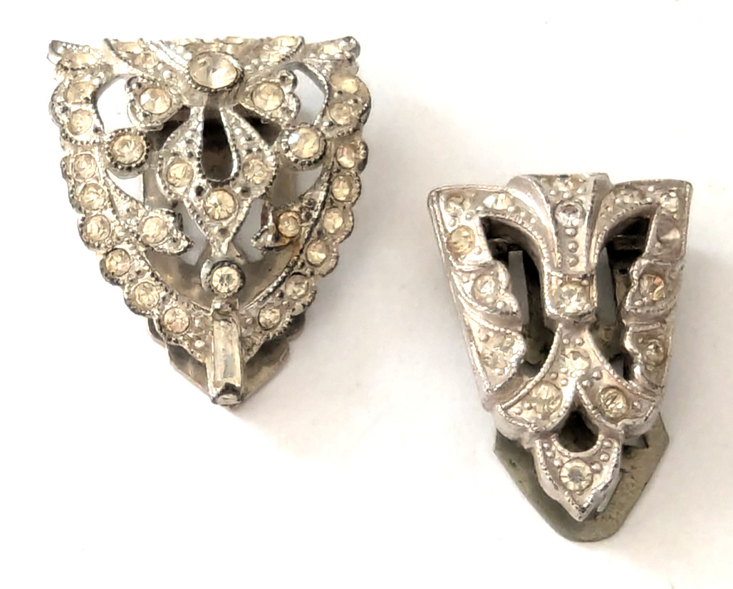2 Art Deco Rhinestone Dress Fur Clips Silver Pot Metal No Missing Stones Vintage