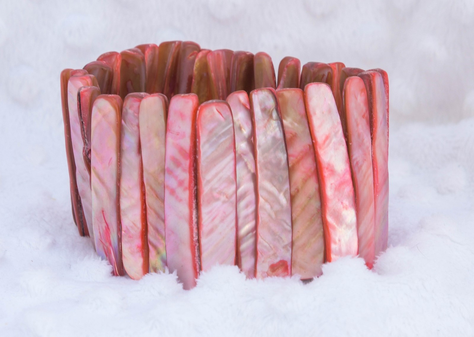 Vintage 1.75″ high Pink Abalone shell bracelet with stretch