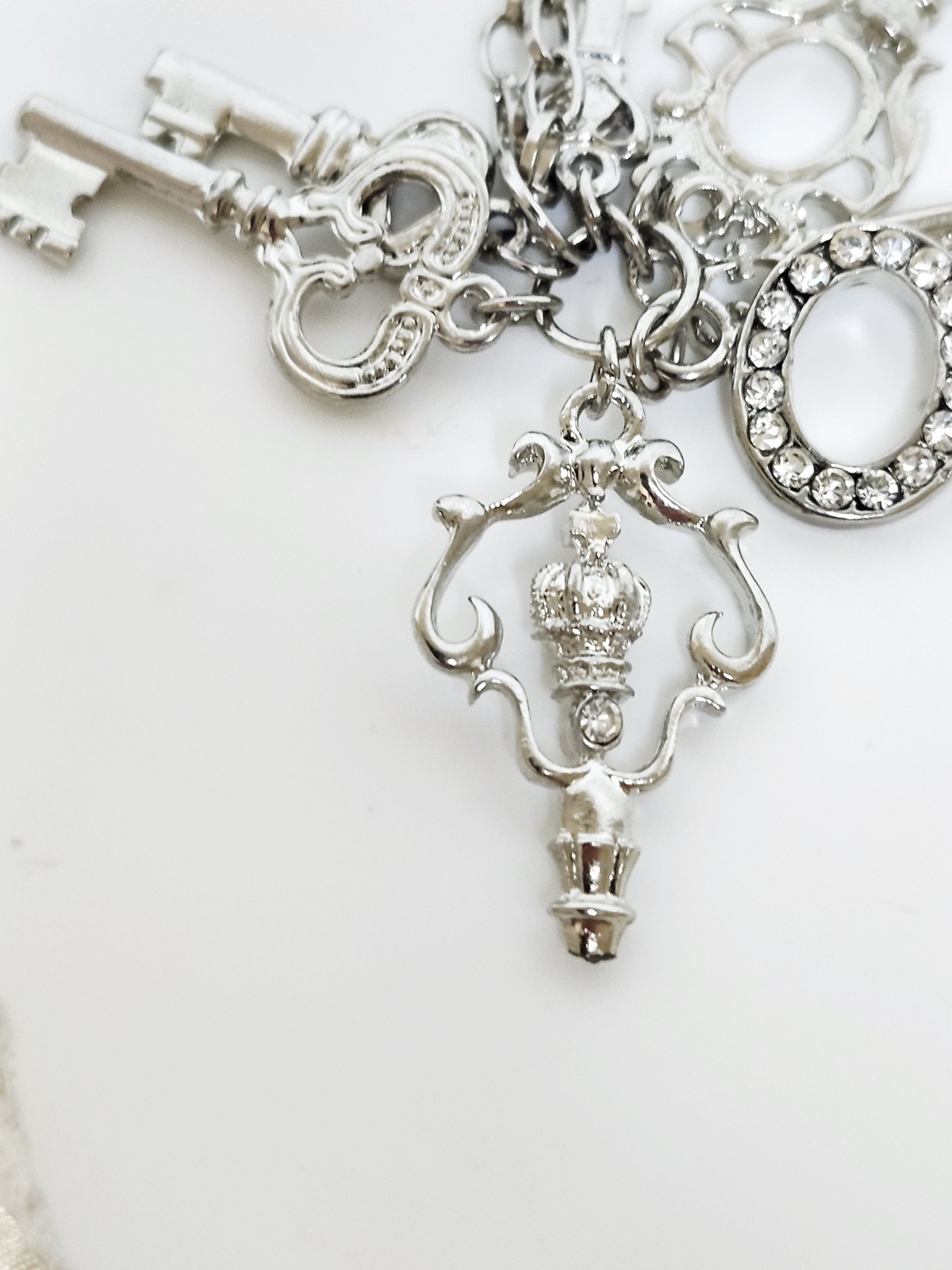Vintage Silver Tone Multi Key Charm Chain Necklace – 24″