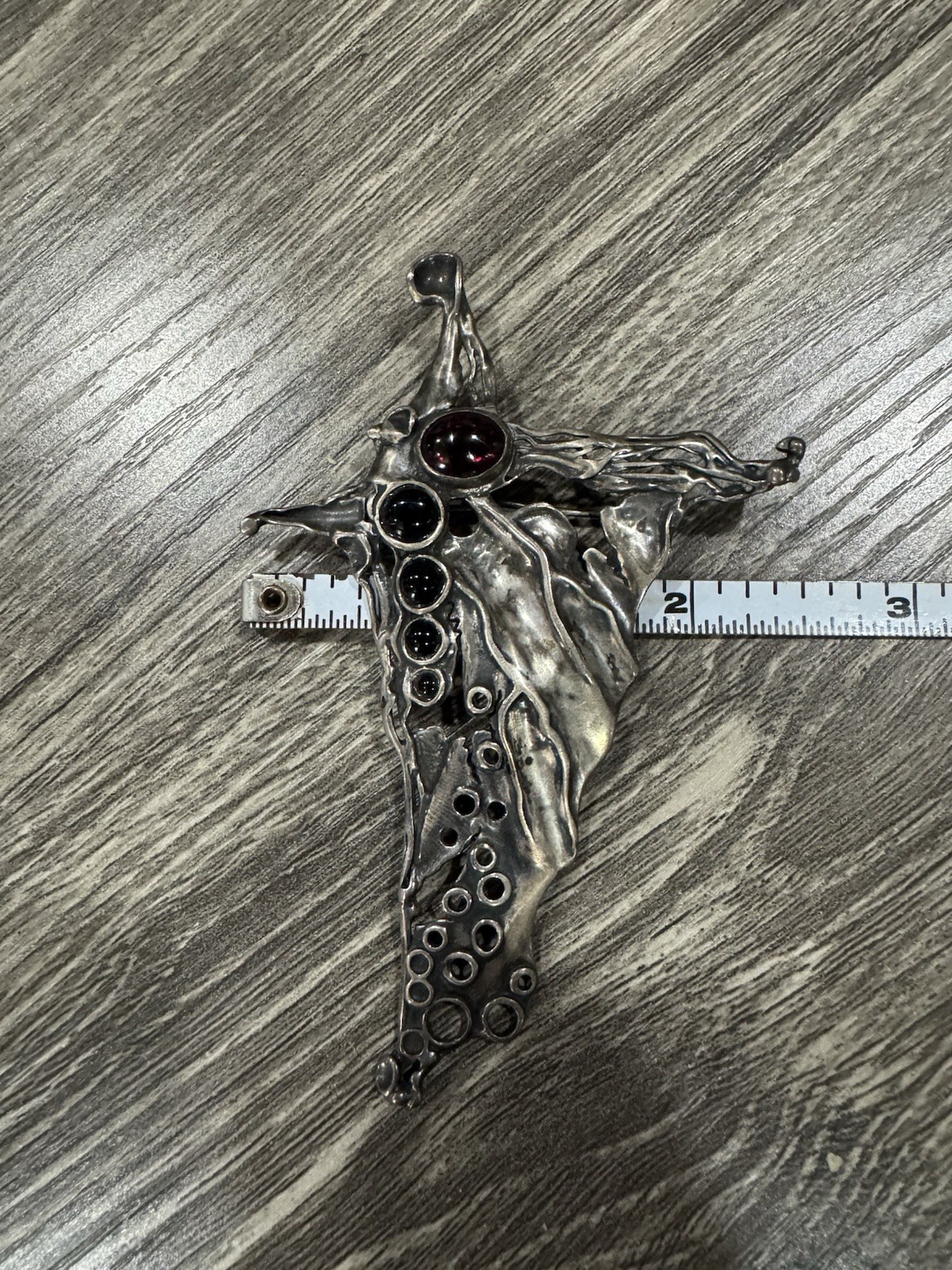 VINTAGE STERLING SILVER PORANS GARNET BROOCH V