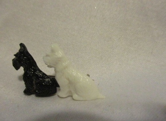 GREAT BRITAIN Vintage Black & White Scottie Dogs on Silvertone Bar 1 1/2″ W