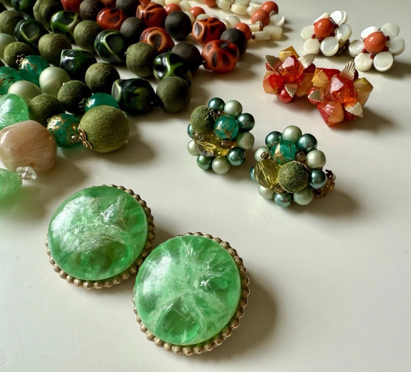Vintage Necklaces And Earrings Sets Lot Hong Kong & Japan MOP Wood Plastic