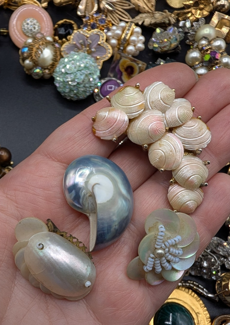 Large Lot of Vintage Singe Earrings For Crafts Aprox 2.5 lb