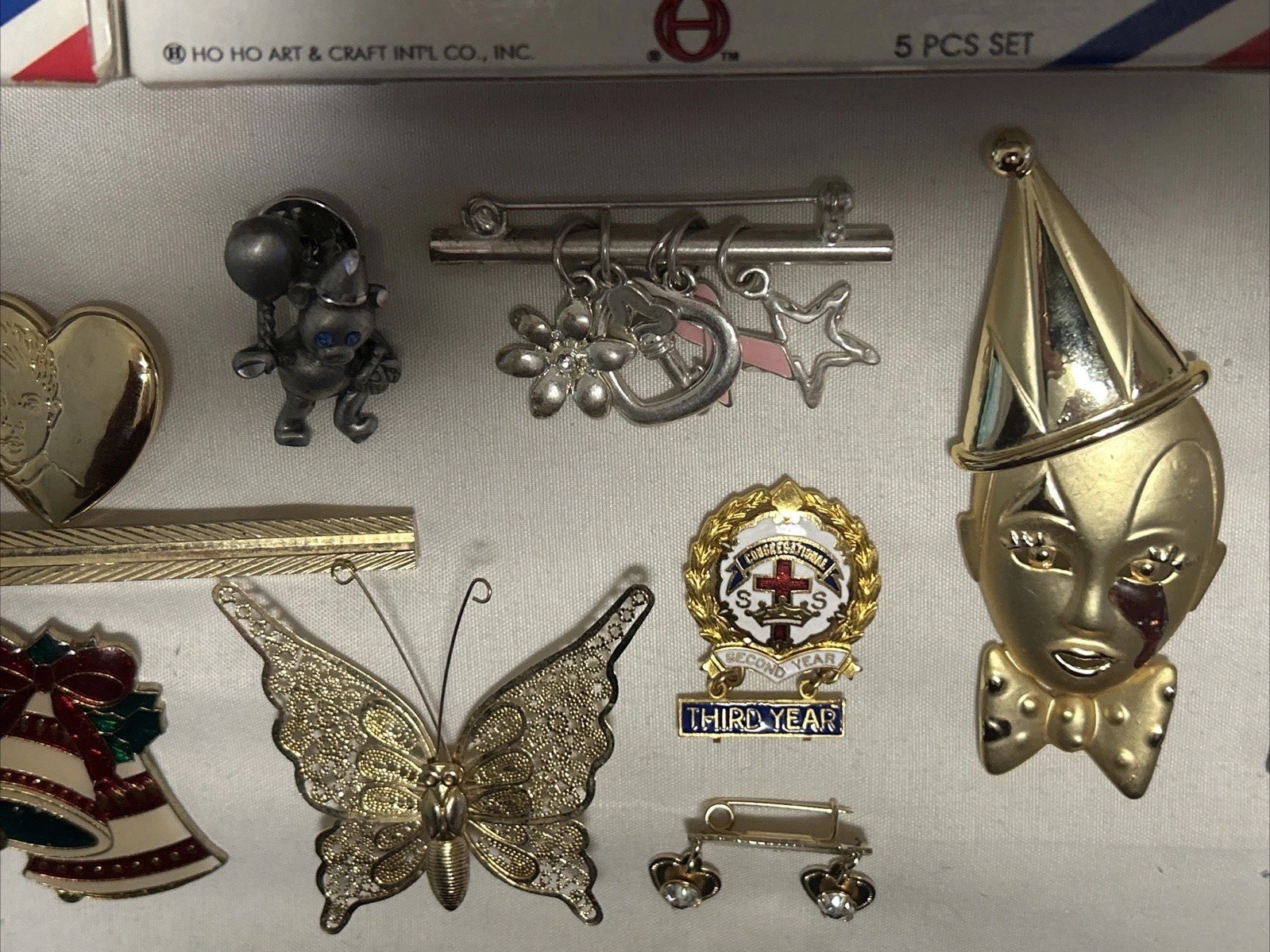 Vintage Lot of 25 Brooches Pins Gold Silver Tone VTG Collection Mix Variety