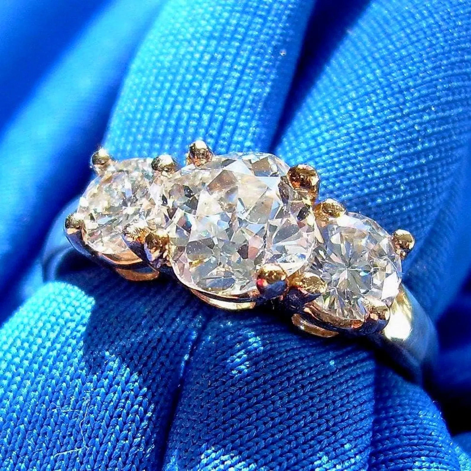 Original EARTH MINED DIAMOND Cushion cut Deco Engagement Ring 3 Stone 14K GOLD