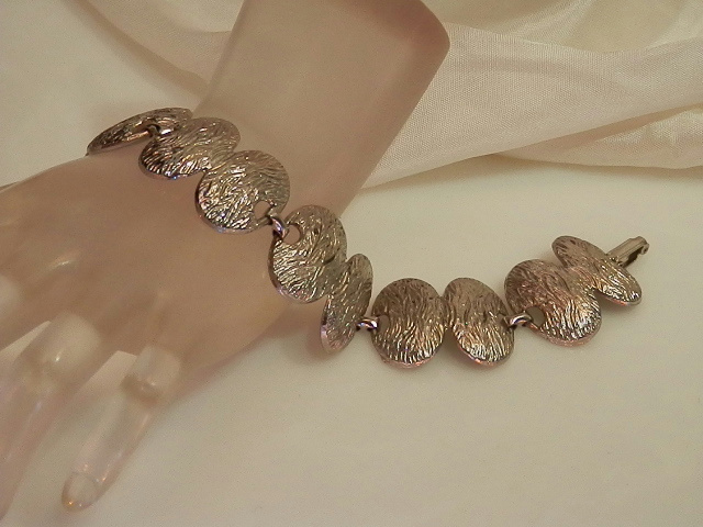 Beautiful Vintage 1960s Modernist Silver Tone Bracelet 1969d