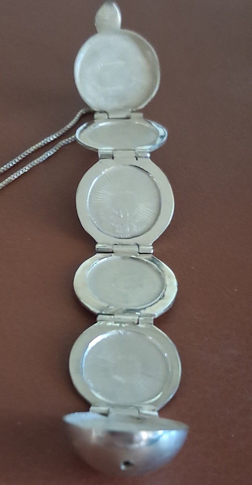 Vintage Taxco Mexico 925 Sterling Silver Folding 6-Photo Ball Locket Necklace