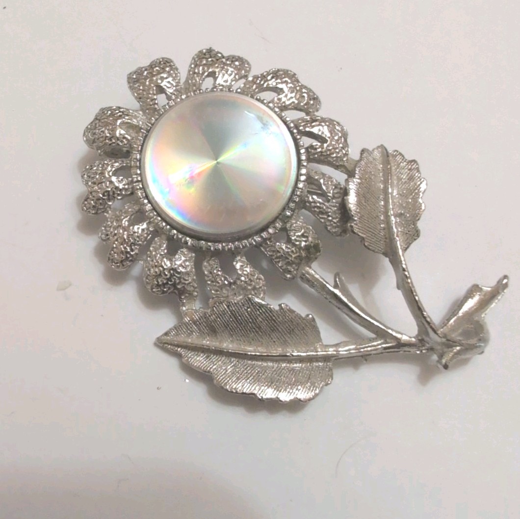 Vintage Variety Lot Of 6 Brooches/Pins In Gold And Silver Tones Some Signed