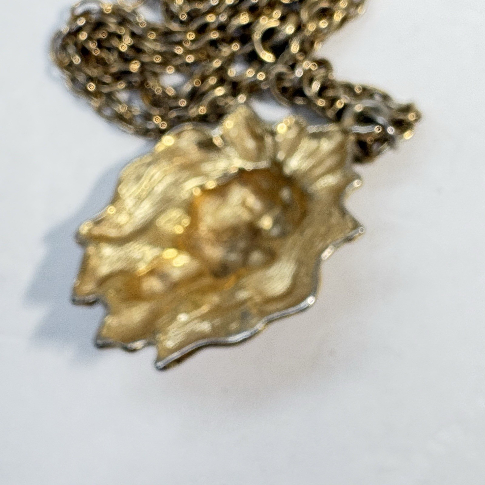 Vintage Gold Tone Lion Head Pendant Necklace Raised Design Leo Zodiac 20″ Chain