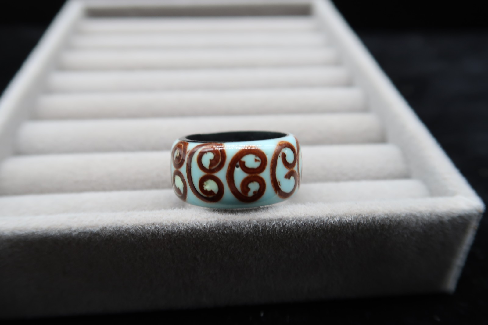 Vtg Enamel Over Acrylic Resin Ring Robin Egg Blue w/ Brown Swirl Accents Pretty