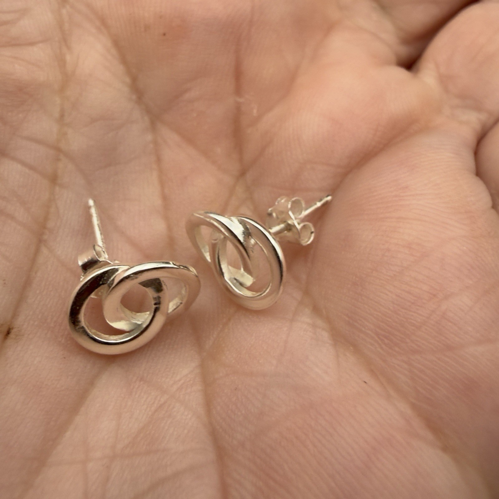 925 Sterling Silver Interlocking Circle Stud Earrings Dainty Modern Minimalist