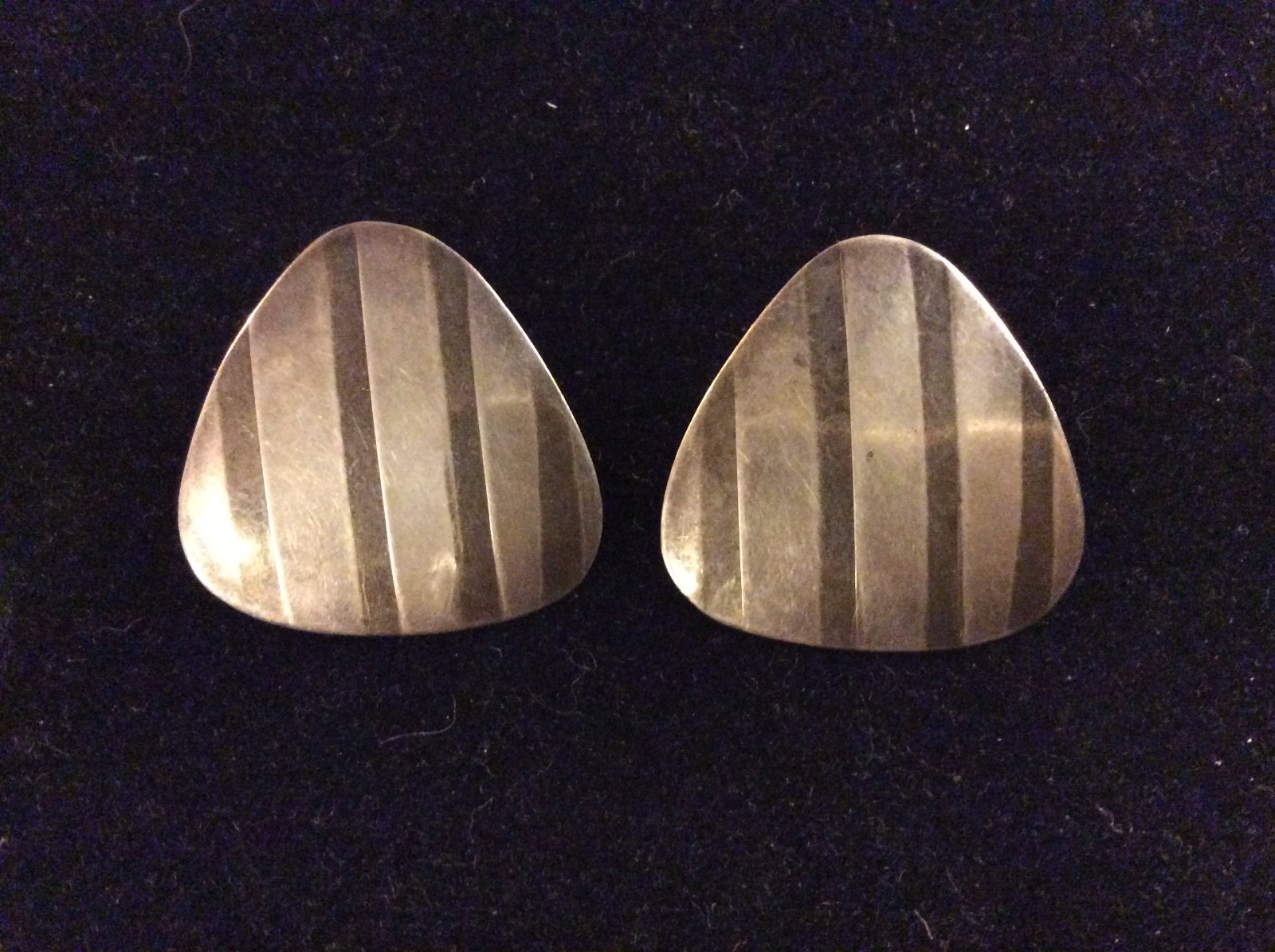 VINTAGE STERLING SILVER TEXTURE STUD EARRINGS