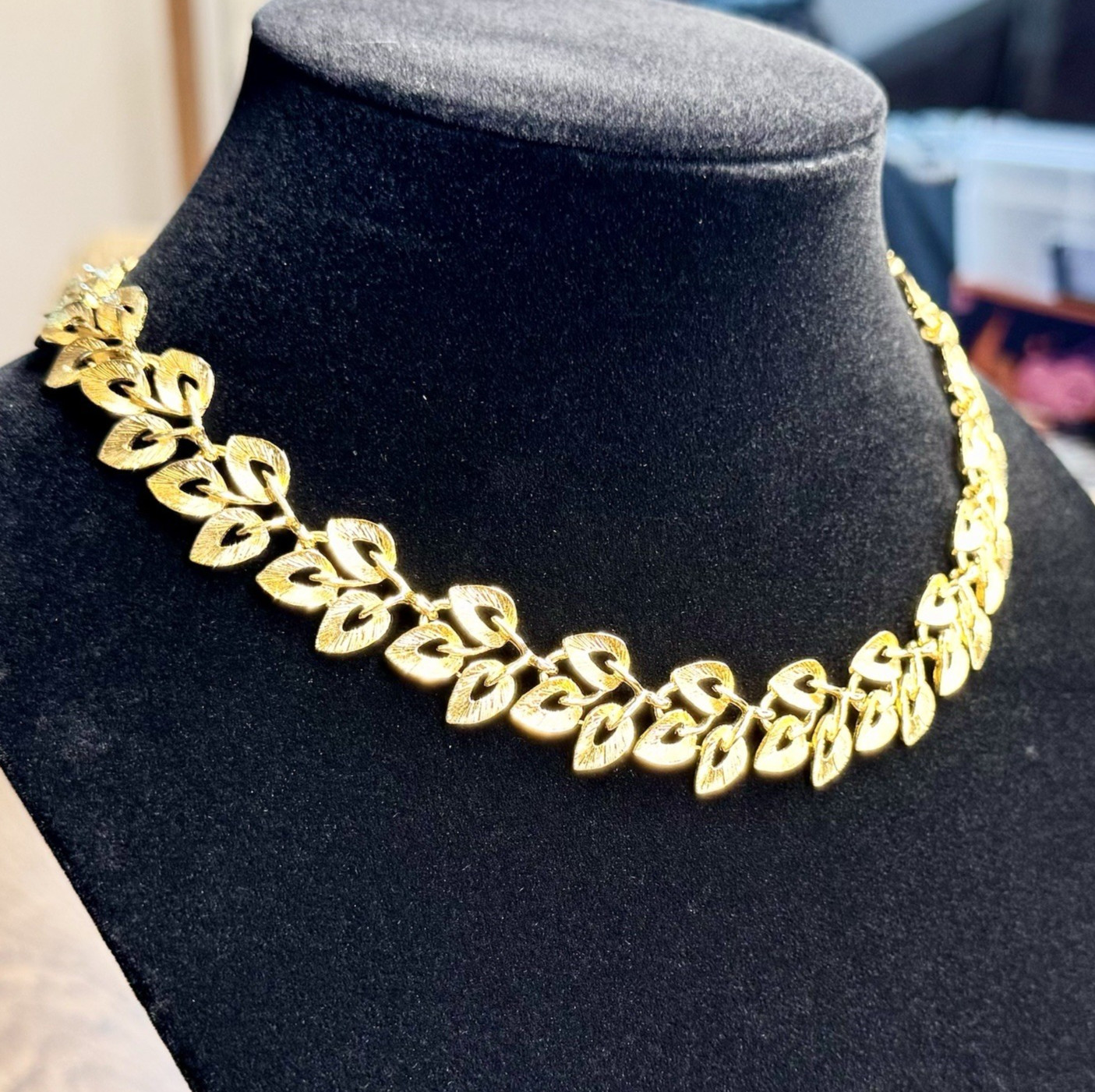 Vintage Napier Chunky Gold Tone Leaf Panel Link Necklace Signed Choker Collar