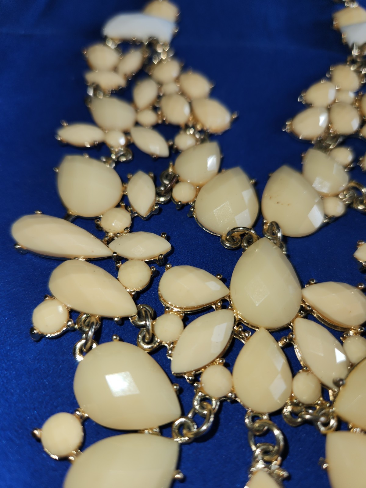Off White Flower Large Statement Necklace 26” Runway Capable Trendy Formal