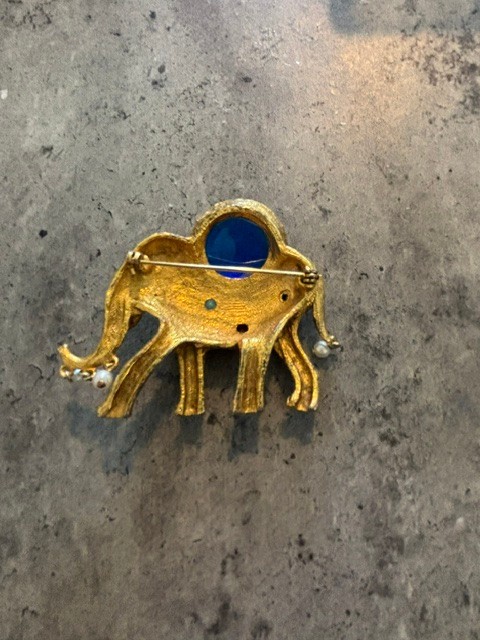 Vintage Gold Tone Elephant Brooch Pin, Multi Color stones and pearls