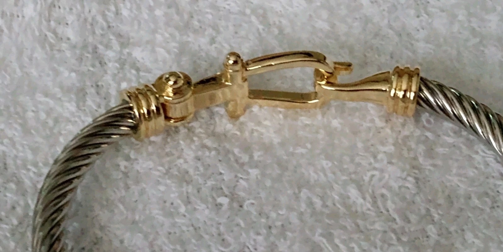 CUTE costume jewelry 2 BRACELET LOT + One GOLD HUMINGBIRD PIN UNBRANDED MODERN